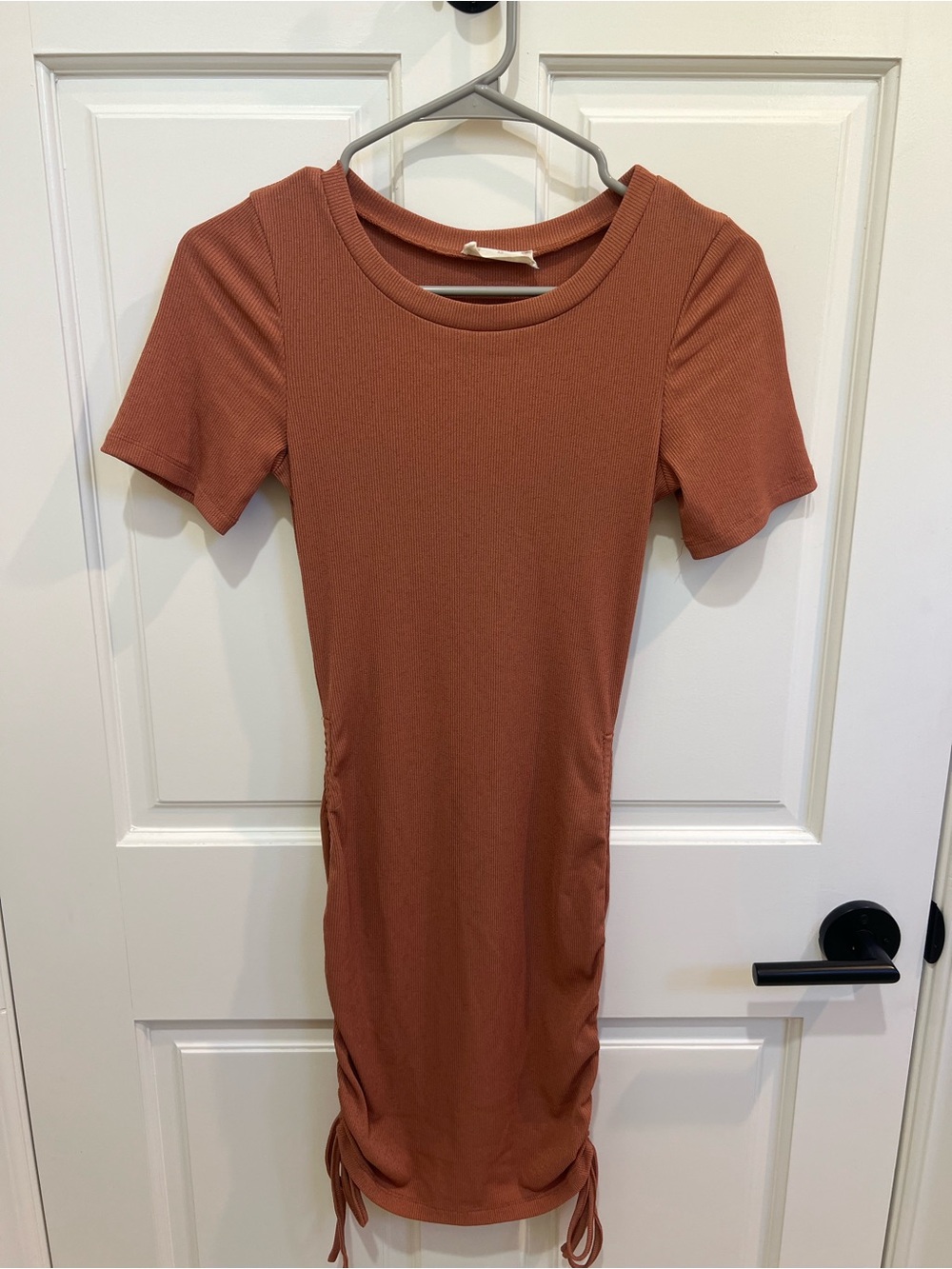 Altar’d State Women’s Short Sleeve Ribbed Dress in Rust